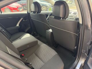 Toyota Avensis Linea Terra 1.6 97kW