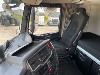 Iveco S-Way 460 LNG ADR