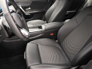 Mercedes-Benz CLA 180 Coupe 1.3 R4 100кВ