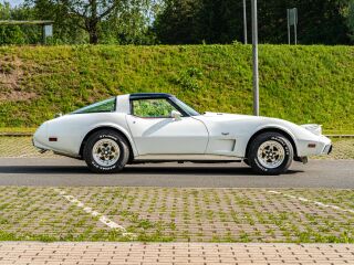 Chevrolet Corvette C3 5.7 V8 168kW