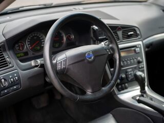 Volvo V70 Momentum 2.4 D5 120kW