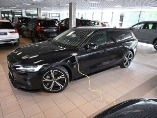 Volvo V60 AWD T6 H&K   DARK PLUS XENIUM INTELLI SAFE PRO 2.0 Long Range T6 plug in 293kW