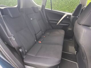 Toyota RAV4 Luxury Plus 2.5 114kW