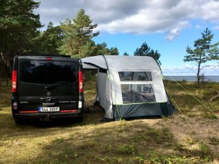 Opel Vivaro Tour Stealth Camper Autoelamu 2.0 CDTI 84kW
