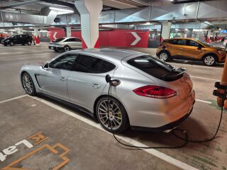 Porsche Panamera 3.0 v6 306кВ