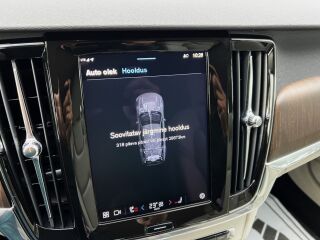 Volvo V90 Cross Country Intelli Safe Pro Luxury AWD MY22 2.0 B5 KERS MILD Kerghübriid 183kW