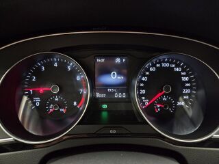 Volkswagen Passat BUSINESS 1.5 110кВ