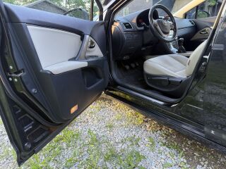 Toyota Avensis 1.8 108кВ