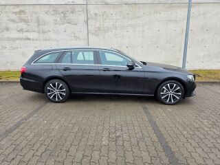 Mercedes-Benz E 300 2.0 225kW