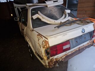 BMW 325 ix 2.5 V6 125kW