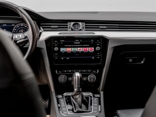 Volkswagen Passat R-Line 4Motion 2.0 140кВ