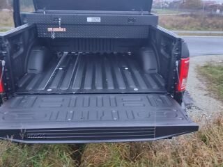 Ford F-150 XLT 5.0 V8 268kW