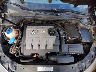 Volkswagen Golf 1.6 77кВ