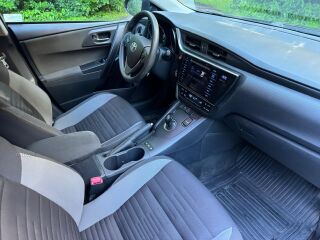 Toyota Auris 1.8 73kW