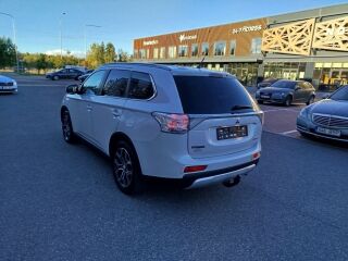 Mitsubishi Outlander 4WD 2.2 R4 110kW