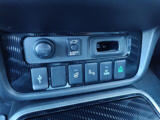 Mitsubishi Outlander Instyle Plus 4WD 2.4 PHEV 165kW