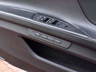 BMW 750 Individual Shadowline 4.4 V8 N63 300kW