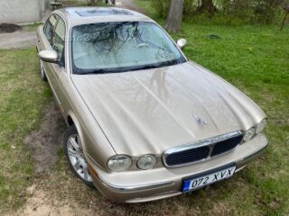Jaguar XJ8 4.2 V8 219kW