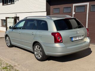 Toyota Avensis Wagon Linea Sol 2.0 108kW