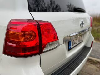 Toyota Land Cruiser V8 Excutive 4.5 V8 200kW