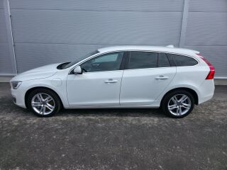 Volvo V60 Summum AWD Plug-In Hybrid Ice White 2.4 D5 158kW