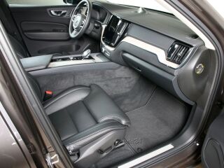 Volvo XC60 AWD ULTRA DARK LUXURY XENIUM FULL 2.0 T6 Long Range Plug-In-Hybrid 293kW