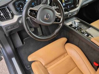 Volvo XC60 AWD Inscription Styling Kit 2.0 B5 KERS 173kW