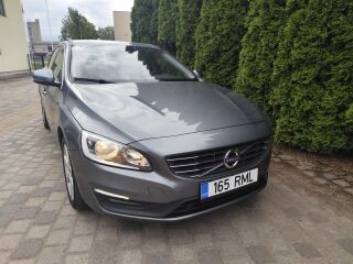 Volvo V60 MOMENTUM 2.0 R4 D3 110kW