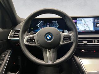 BMW 330 e xDrive M-Sportpakett 2.0 R4 215kW