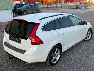 Volvo V60 Summum Facelift EU6 2.0 R4 D4 TDI 133кВ