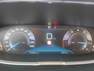 Peugeot 5008 1.2 96kW