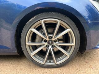 Audi A4 2.0 140кВ