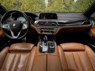BMW 750 i xDrive M-Sportpakett 4.4 330кВ