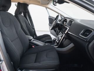 Volvo V40 Momentum Facelift 2.0 R4 D2 88kW