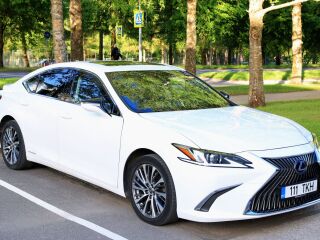 Lexus ES 300h 2.5 131kW