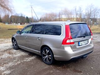 Volvo V70 Momentum 2015MY D5204T7 2.0 R5 100kW