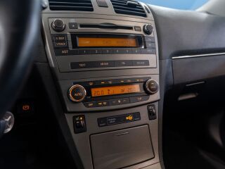 Toyota Avensis Valvematic Linea Sol 1.8 108кВ