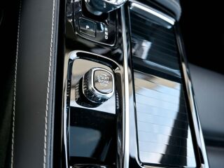 Volvo S60 AWD B&W ULTIMATE DARK XENIUM INTELLI 2.0 T8 Plug-in LONG RANGE 335kW