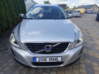 Volvo XC60 MOMENTUM 2.0 R5 D3 120kW