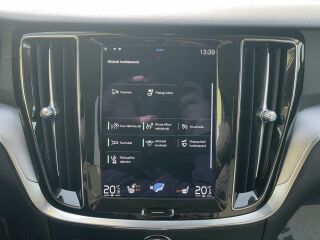 Volvo V60 MOMOENTUM BUSINESS INTELLI SAFE GEARTRONIC 2.0 R4 KERS MILD HYBRID B4 197 145kW