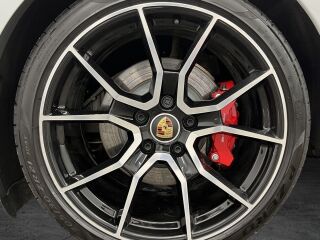 Porsche Taycan 4S 420кВ