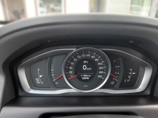 Volvo XC60 D4 AWD 2.4 120кВ