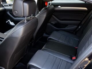 Volkswagen Passat Highline R-Line Premium Edition 1.5 R4 1.5TSI ACT 110kW