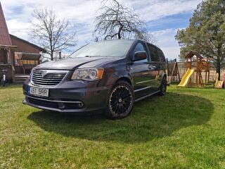 Lancia Voyager 2.8 120kW