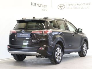 Toyota RAV4 Luxury 114кВ