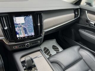 Volvo V90 Cross Country Inscription Facelift AWD MY22 2.0 B5 KERS MILD Kerghübriid 183kW