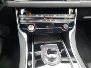 Jaguar XF R-Sport Black idition AWD 2.0 d 132кВ