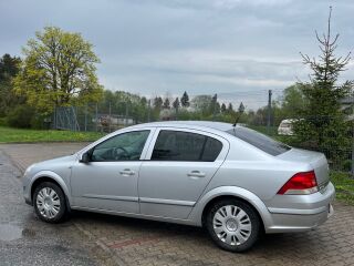 Opel Astra 1.6 85кВ