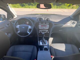 Ford Mondeo Ghia 2.3 118кВ