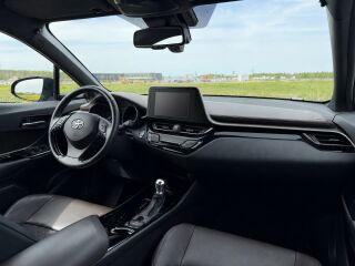 Toyota C-HR Luxury Plus 1.8 72кВ
